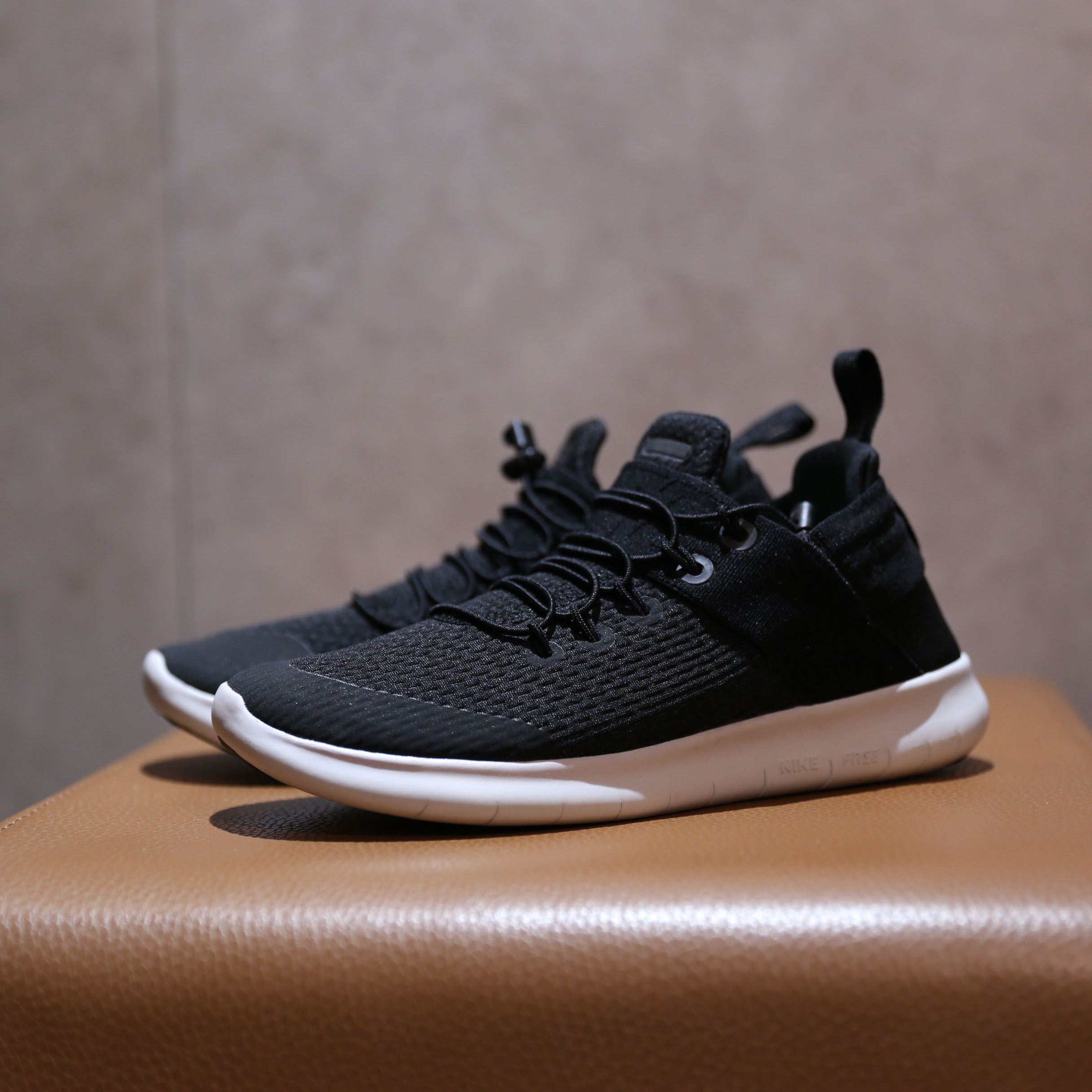 热销耐克 跑步鞋 女子 轻便_耐克nike free rn 女子 赤足轻便透气跑步