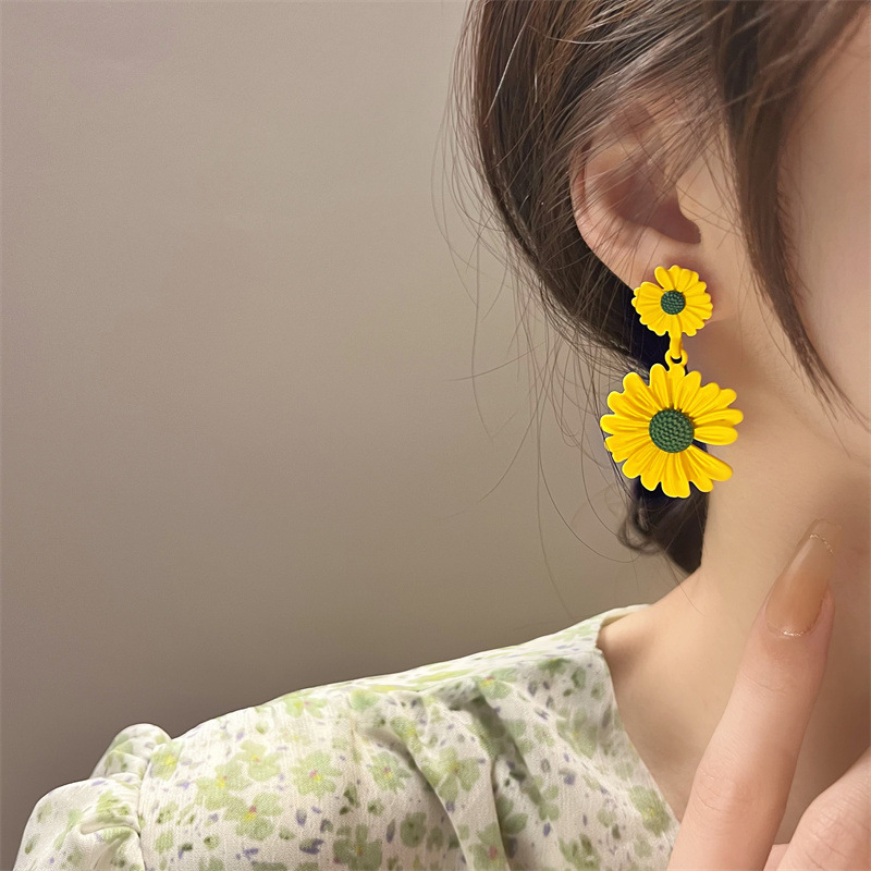 S925银针韩国小清新花朵耳环女夏季新款潮植物大小雏菊耳钉耳饰品