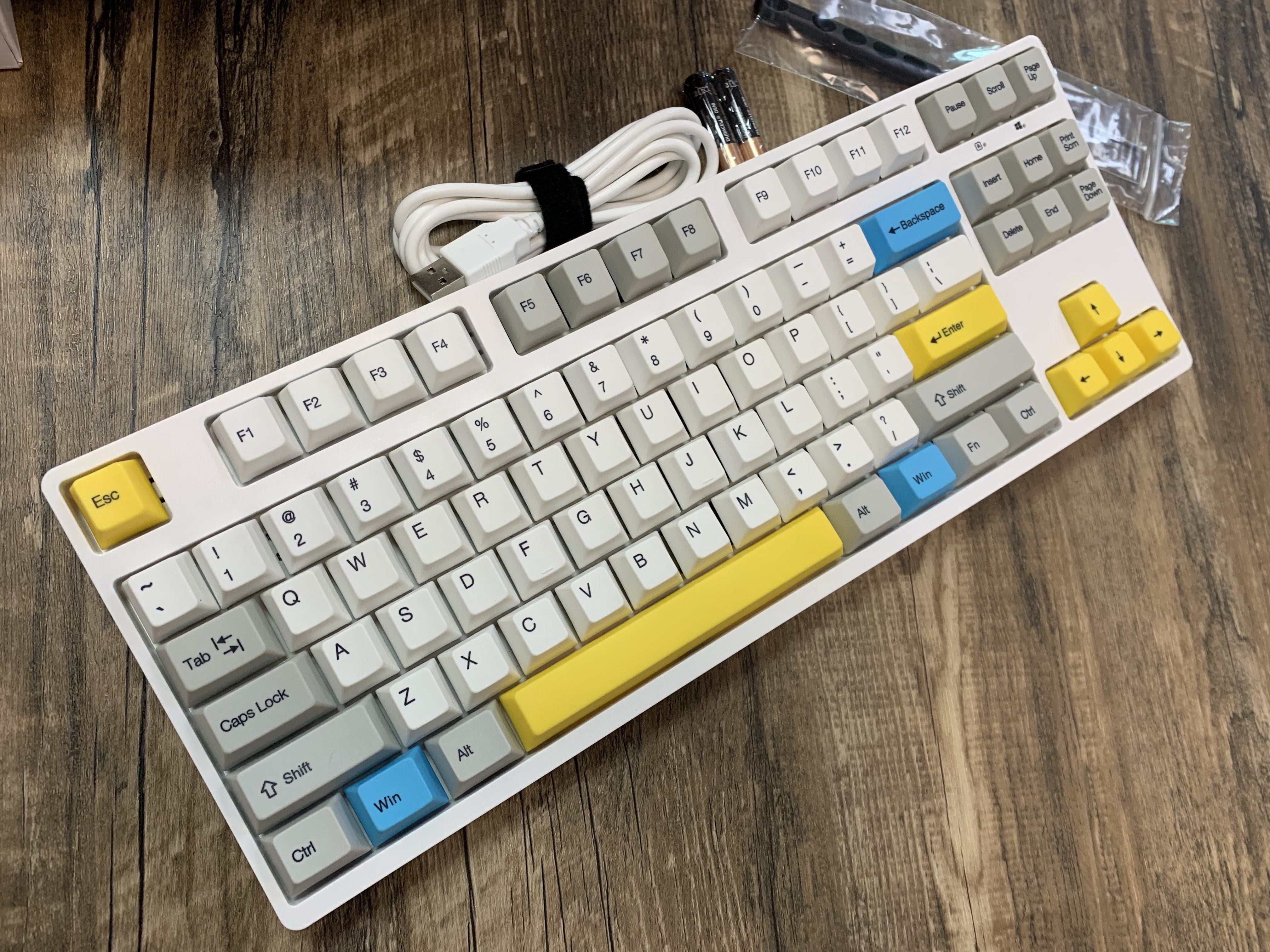 机械键盘104全无冲电竞游戏rgb背光键盘高额防尘吸磁可换上盖外壳