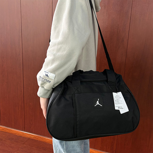 Jordan健身包Nike耐克单肩包行李包背包男女包运动包手拎包斜挎包