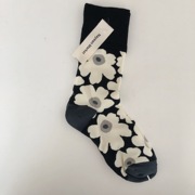 Socks female ins tide chic retro Hyunya poppy flower cotton mid-tube socks Japanese flower girl pile socks