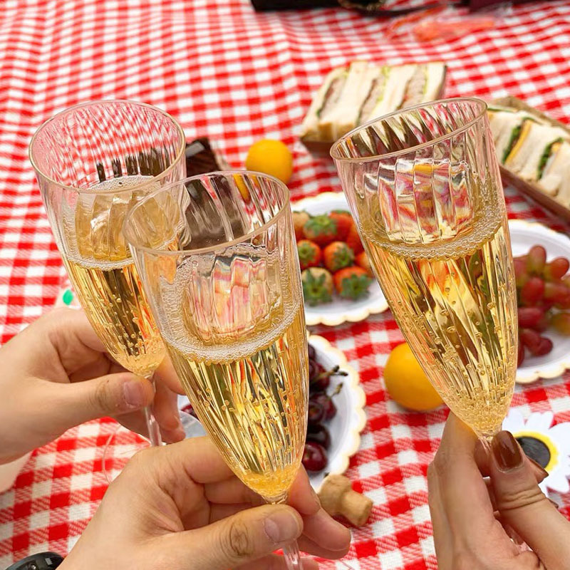 春游户外一次性香槟杯纸盘碟子野餐生日拍照装饰用品ins网红套餐