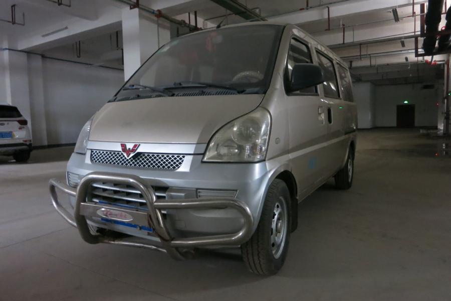 五菱牌lzw6407b3型面包车