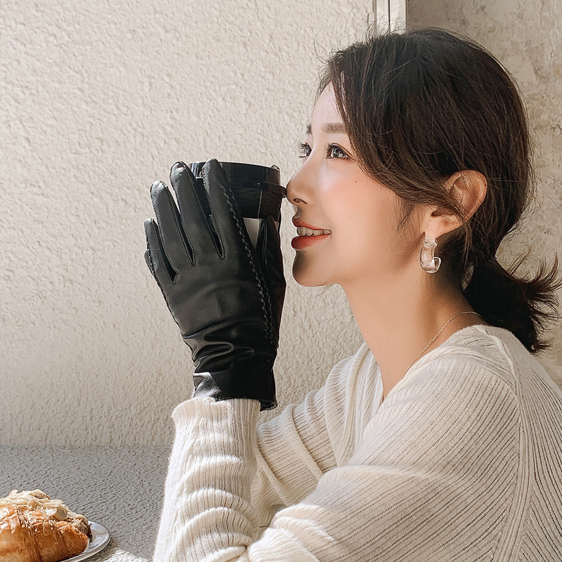 一见钟情 手工串花法式优雅柔软小羊皮触屏手套女款秋冬保暖加绒