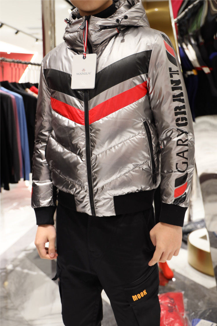 一折moncler带帽羽绒服_【蒙口莱】短款羽绒服 横条印花连帽保暖抗寒