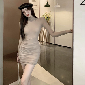 Real shooting of new sexy Royal sister in autumn and winter， slim， gauze， gentle wind， bottomed dress， women's fashion