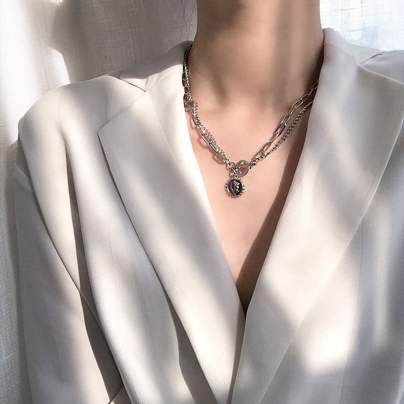 韩国东大门双层圆牌女王头像项链女纯银ins冷淡风硬币吊坠锁骨链