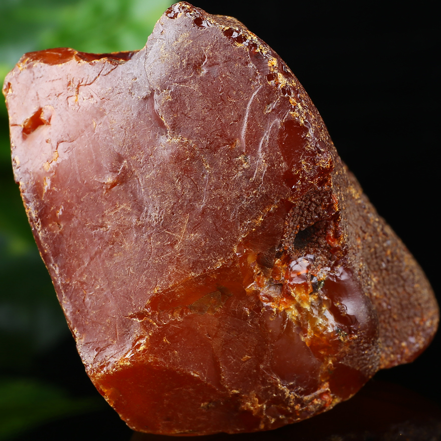 38.99g【强荧光】收藏级精美带皮琥珀原石