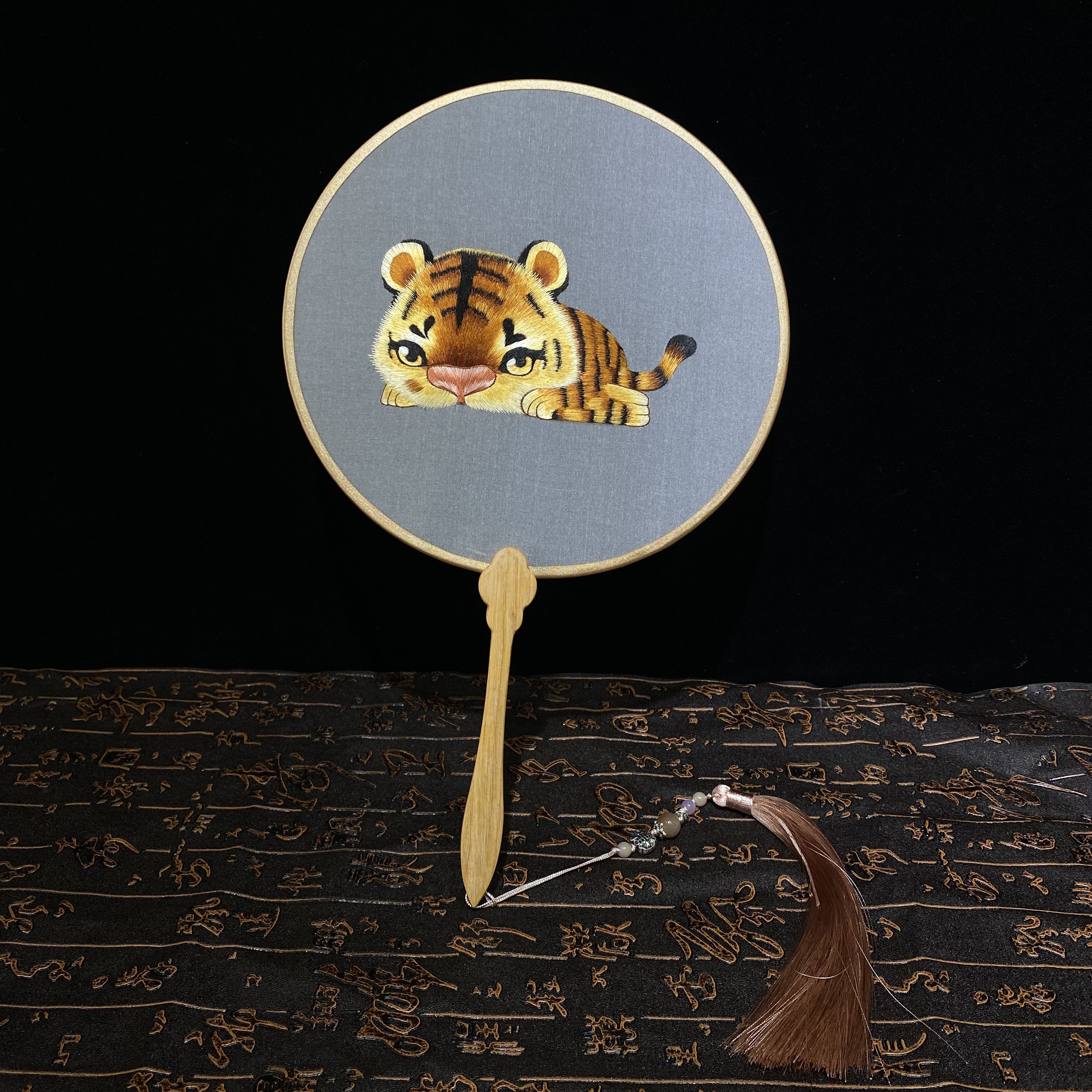 十二生肖苏绣真丝刺绣苏州双面绣团扇