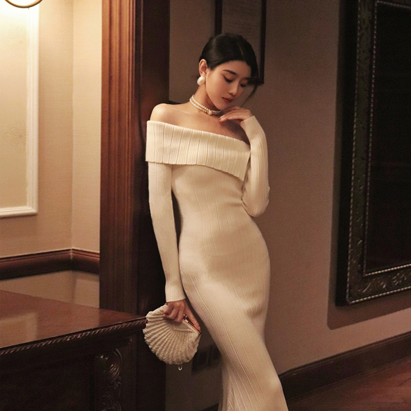 十三与小小 性感连衣裙女秋冬季一字肩紧身鱼尾裙子针织长袖长裙