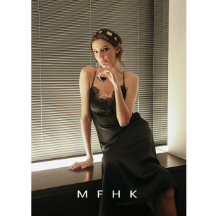 MFHK醋酸+睫毛蕾丝拼接吊带连衣裙集性感优雅浪漫于一身D1_LYQ225