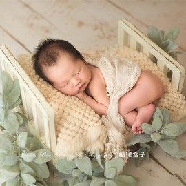 儿童摄影道具新款床新生儿拍照复古小床满月宝宝影楼道具森系木床