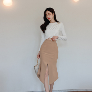 2022 Korean style light luxury sweet round neck slim fitting Top + hip wrapped high waist fishtail skirt suit