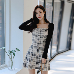 2022 Korean spring temperament sweet button contrast slim dress women