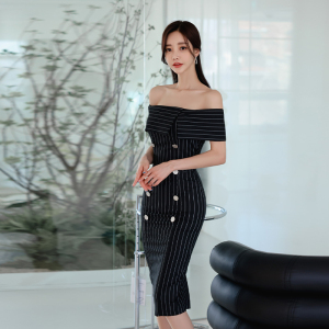 2022 Korean spring sexy bare shoulder dress dress Korean slim wrap hip striped skirt