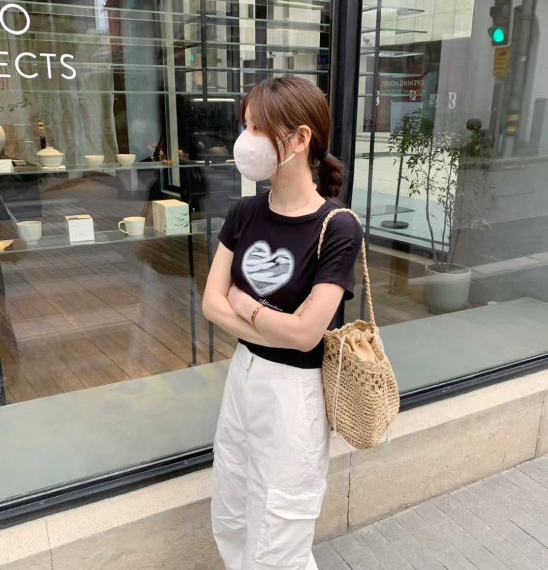 现！韩国东大门正品女装 夏季新款 小版型爱心图案印花短袖T恤衫