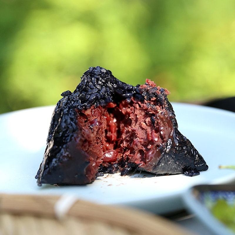 乌米粽子豆沙粽咸蛋黄鲜肉粽遂昌乌饭粽梅干菜肉粽新鲜现做真空装