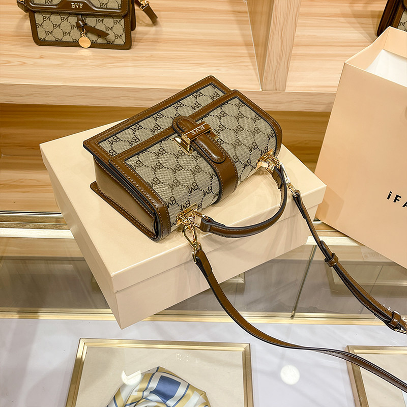 香港bvf专柜正品包包手提单肩斜挎小方包方形半岛铁盒手工包2022