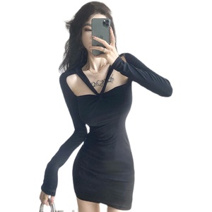 Real spot ~ high quality version! New autumn Spice Girl niche design long sleeve bottomed black dress