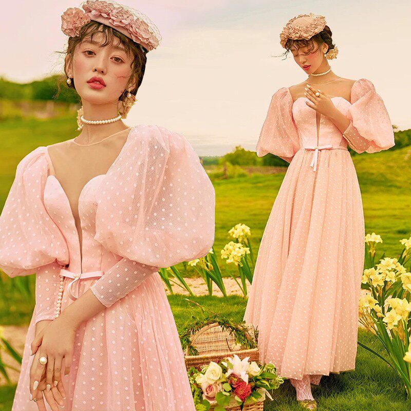 2021新款影楼旅拍主题服装粉色婚纱摄影情侣写真法式复古彩纱短裙