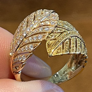 18k双色金镶钻石羽毛戒指