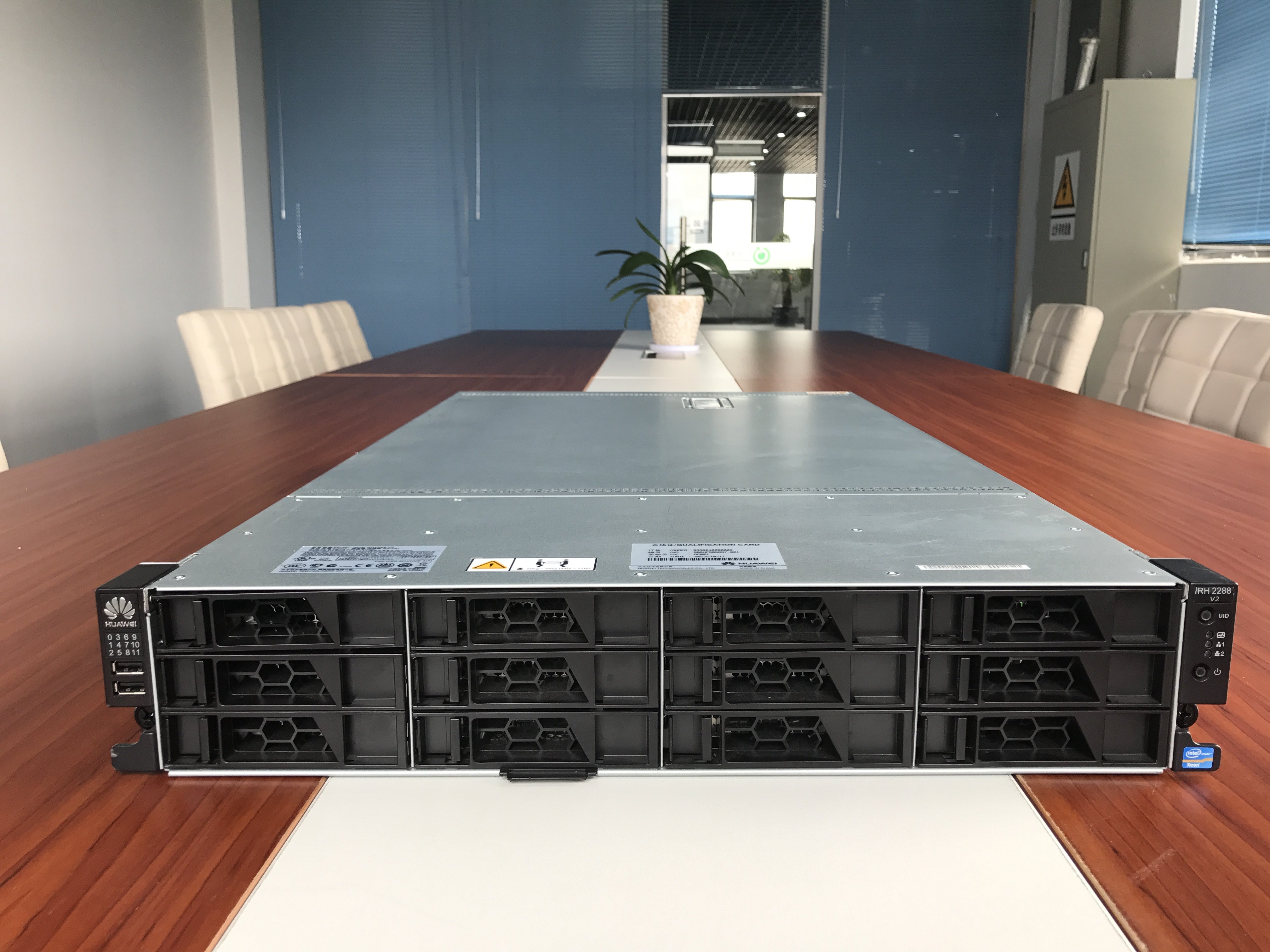 服务器华为huaweirh2288hv22u双路e52670存储12盘服务器