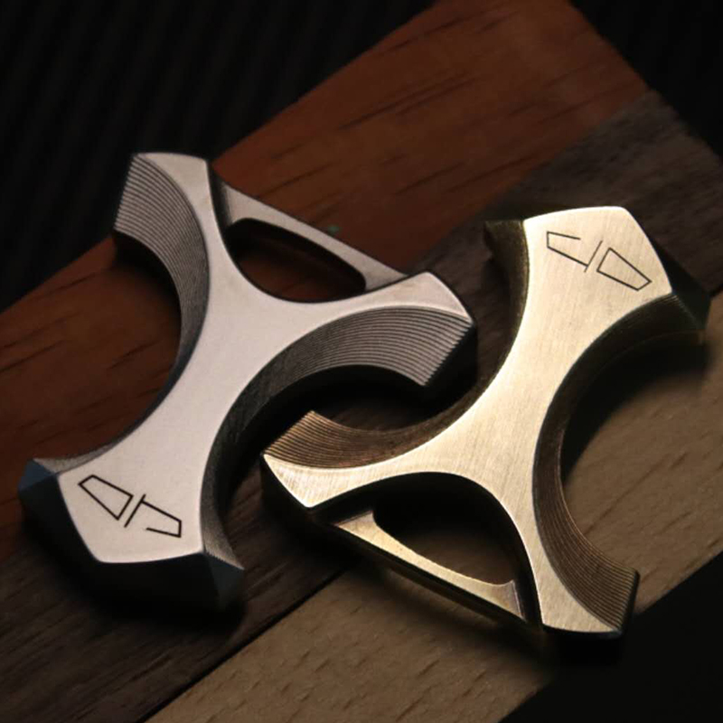 人字形指虎钛合金高硬度拳刺防身武器破窗逃生户外便携edc 挂扣坠