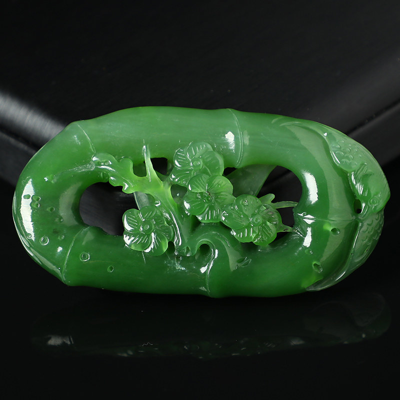 亲宝水晶新疆天然和田玉吊坠碧玉项坠女男款菠菜绿俏色巧雕送证书