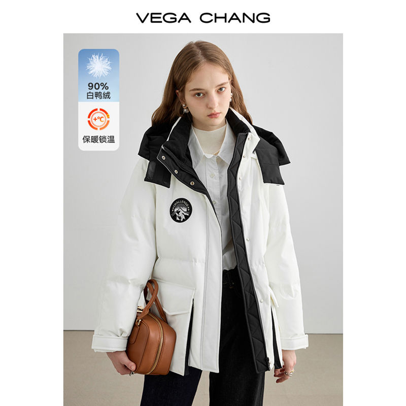 VEGA CHANG连帽羽绒服女2023年秋冬新款加厚保暖绣章学院风派克服