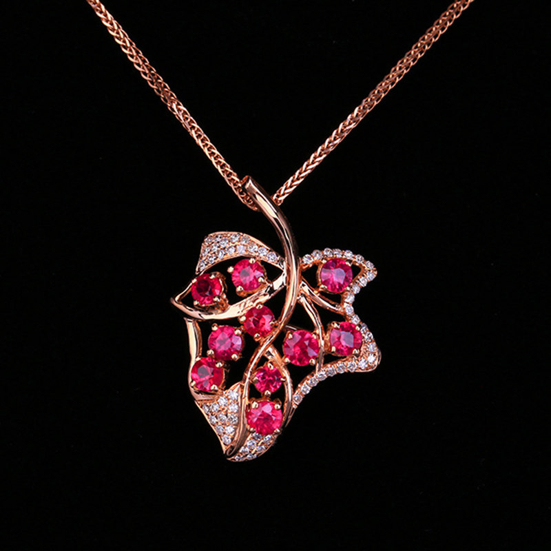 定制0.9克拉红宝石吊坠胸针两用款浪漫枫叶花型18k金镶钻