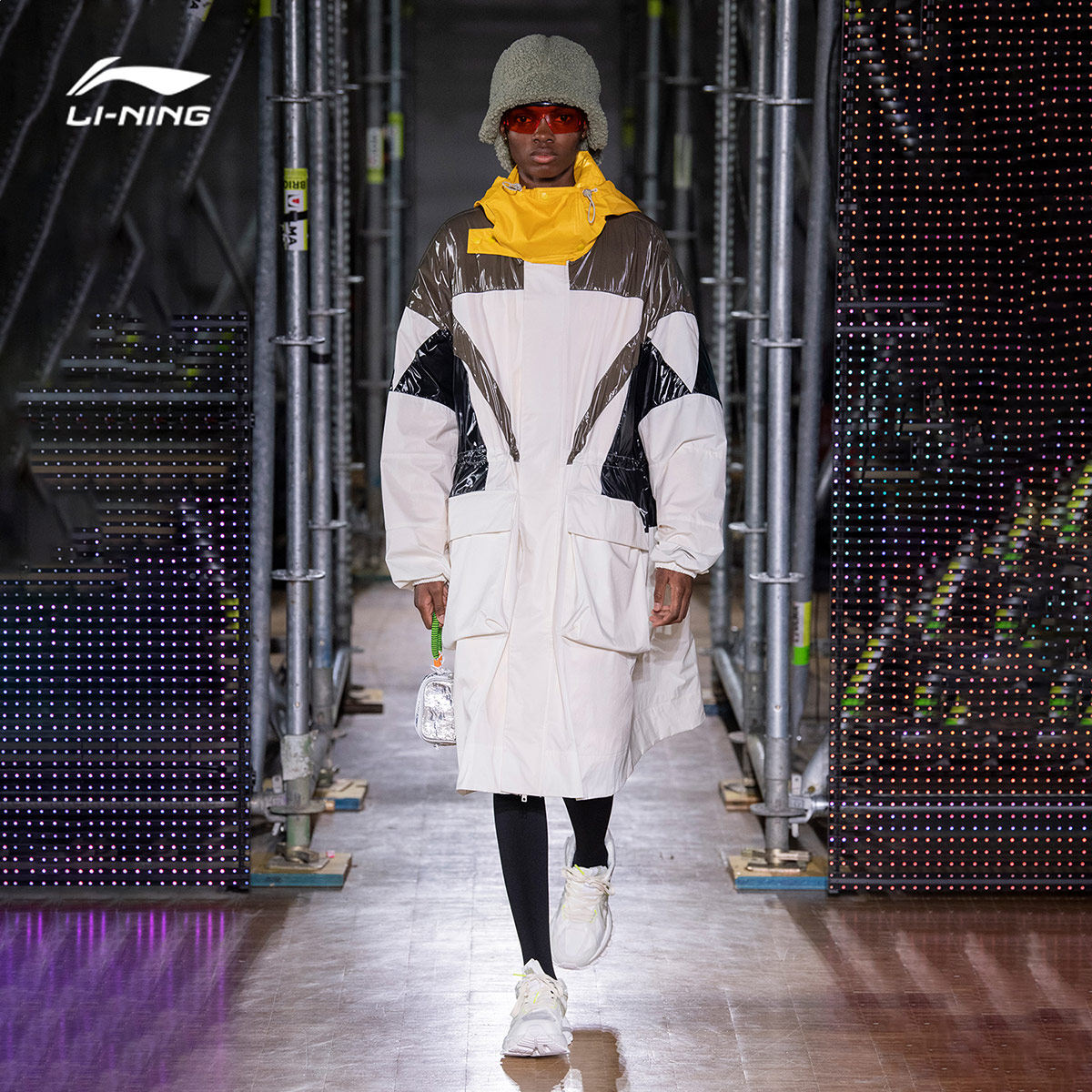 中国李宁冬季新款巴黎时装周系列运动套装女士宽松运动服