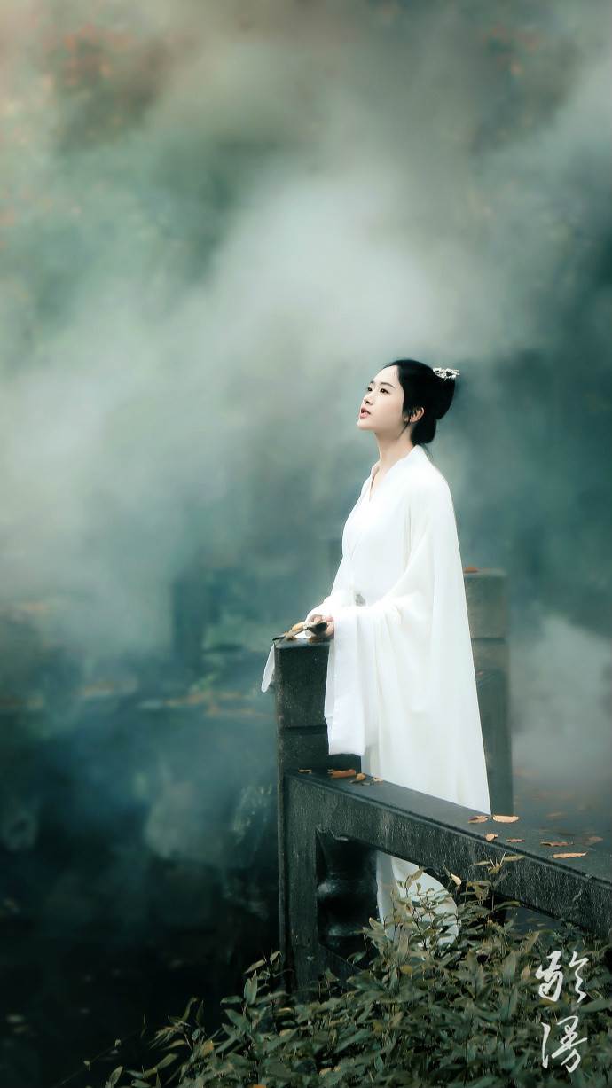 白色古装女仙女 薄纱_纯白色古装女汉服超仙仙女唐朝薄纱飘逸古风大袖