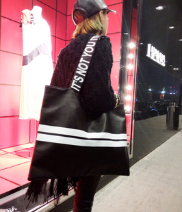 普拉達女士購物袋 MAOMI時尚潮流新款大包包條紋女士單肩包大字母購物袋shoppingbag 普拉達女士包
