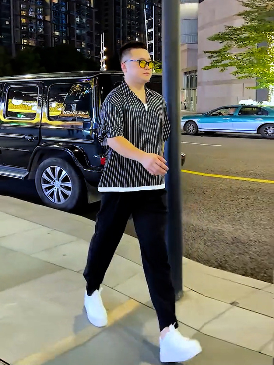 夏季微胖男生显瘦穿搭条纹v领polo衫短袖t恤大码胖子套装半袖体恤