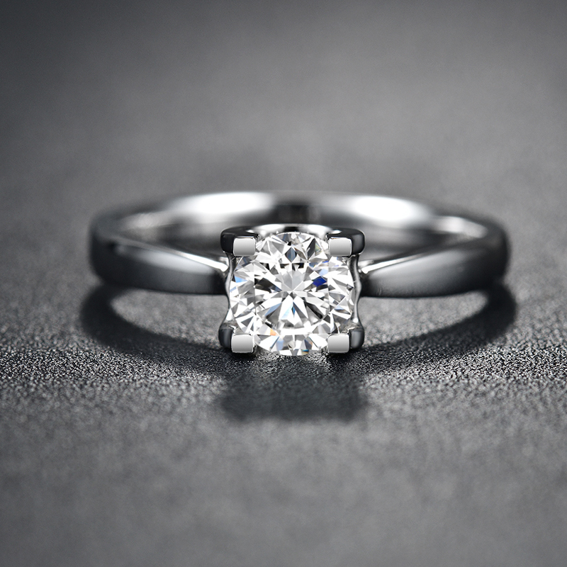 pt950铂金美国进口d色莫桑石经典款单钻四爪牛头戒指气质简约钻戒