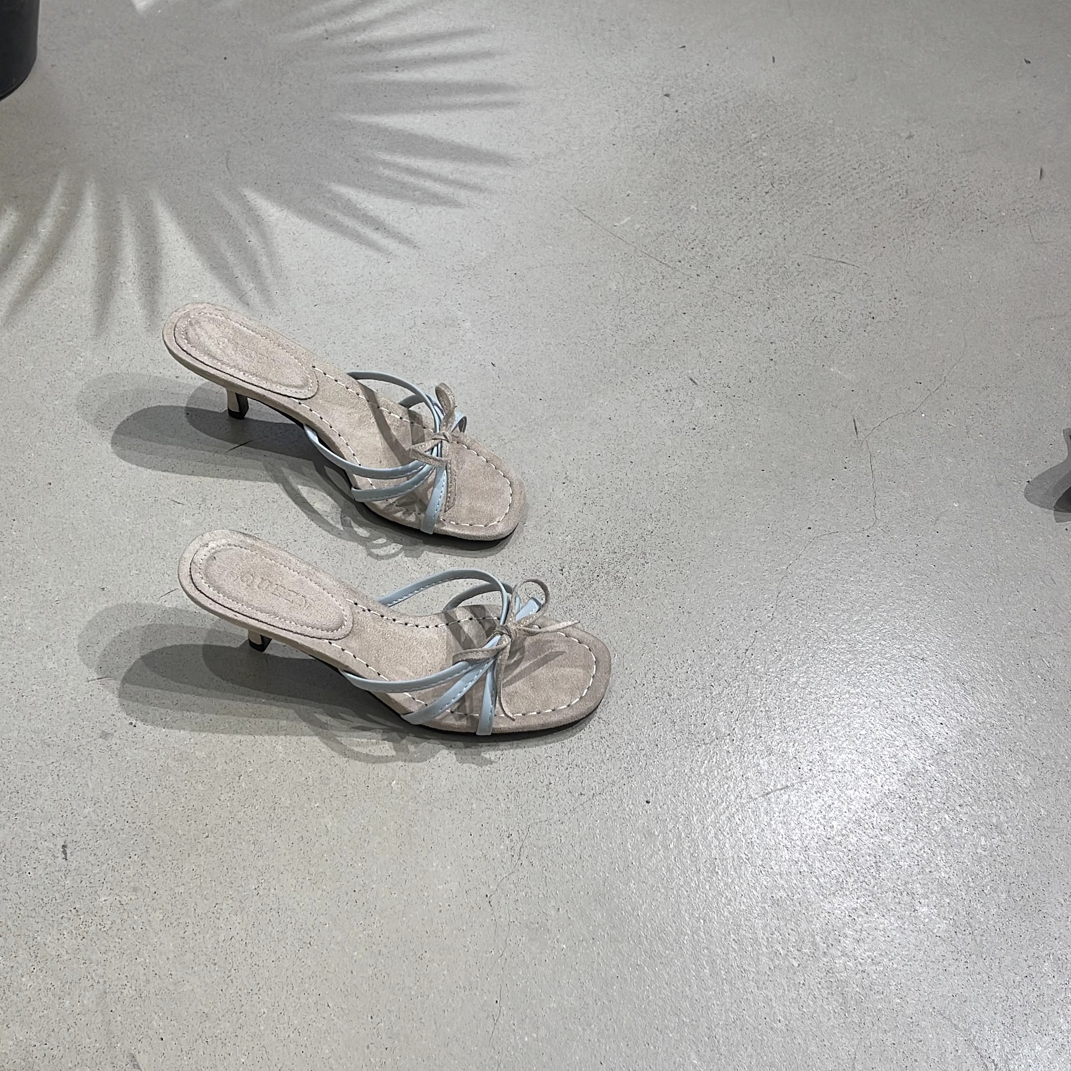 法式凉鞋女鞋2024年新款夏季小众气质蝴蝶结细带露趾猫跟高跟凉拖