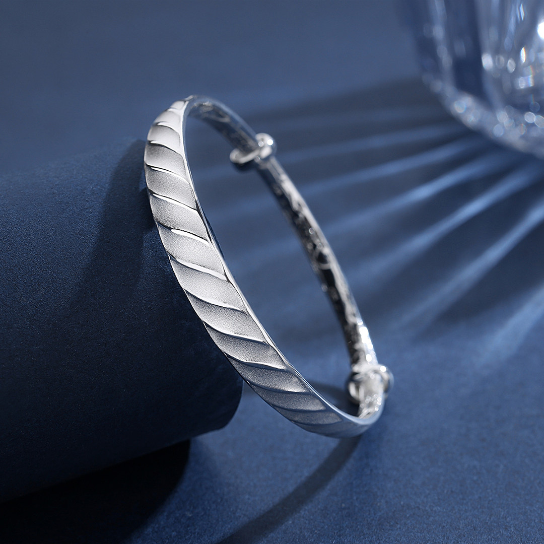 9999银手镯女纯银年轻款ins潮小众设计花纹推拉可调节实心银镯子