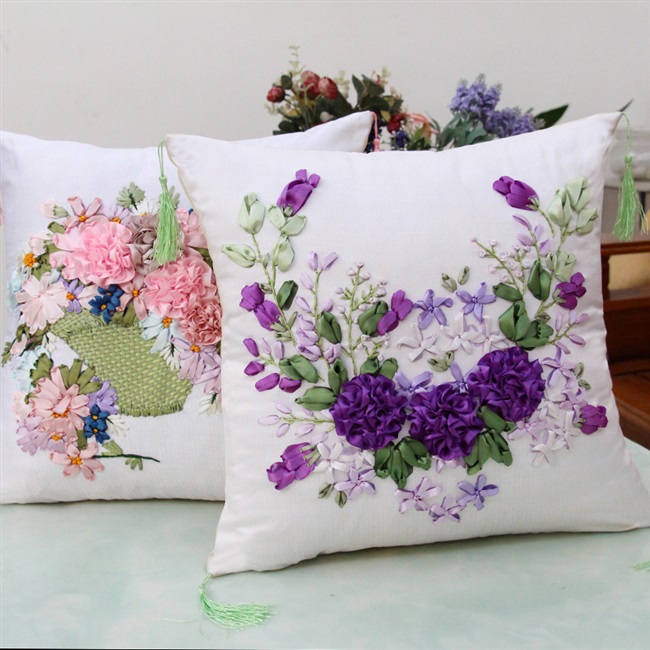 彩带丝带绣抱枕图片