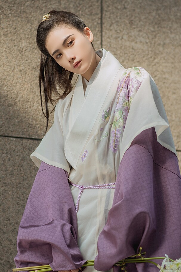 灵龙纪国风的优惠券大全—灵龙纪原创 醉花荫 明制绣花褡护定织道袍