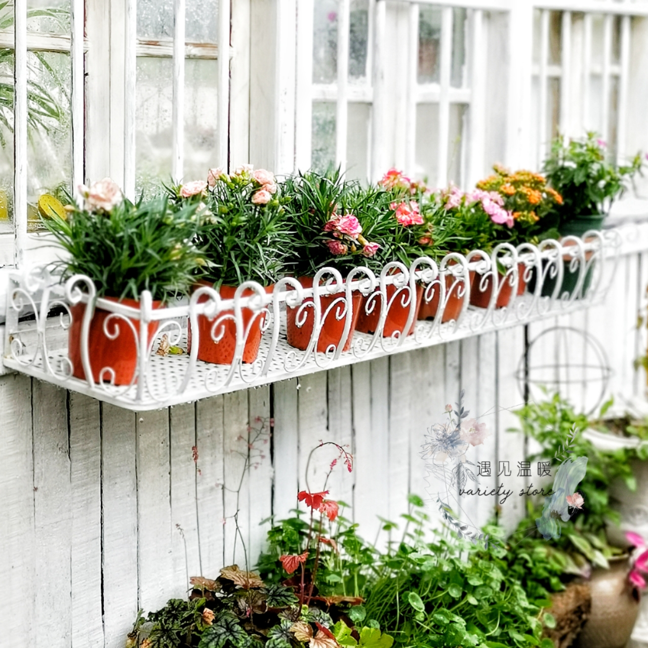 现货 白色欧式铁艺阳台栏杆花架 壁挂窗户花篮 蝴蝶挂式护栏架子