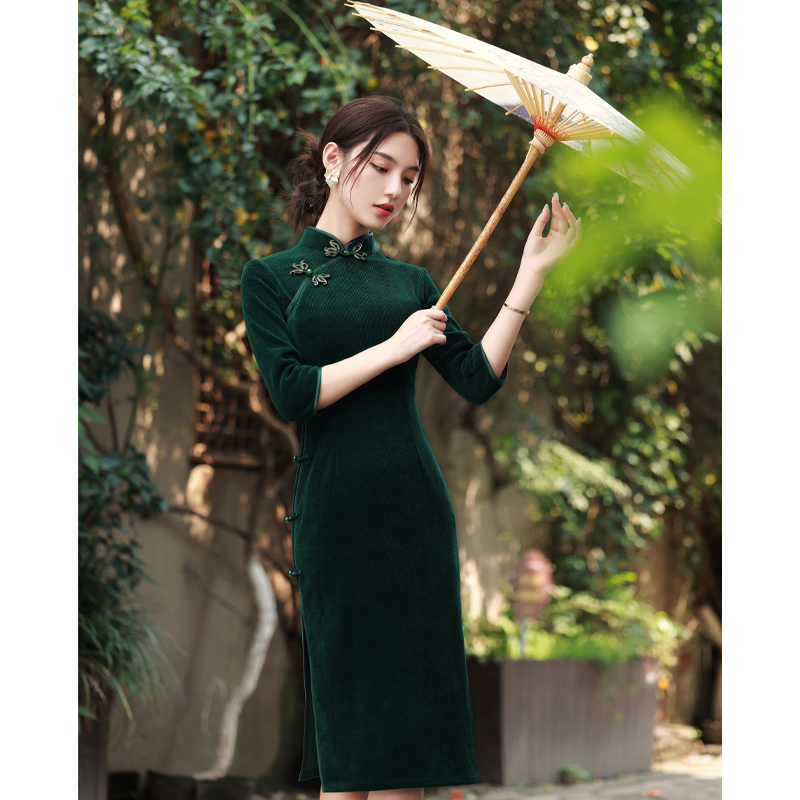 高端旗袍年轻款少女