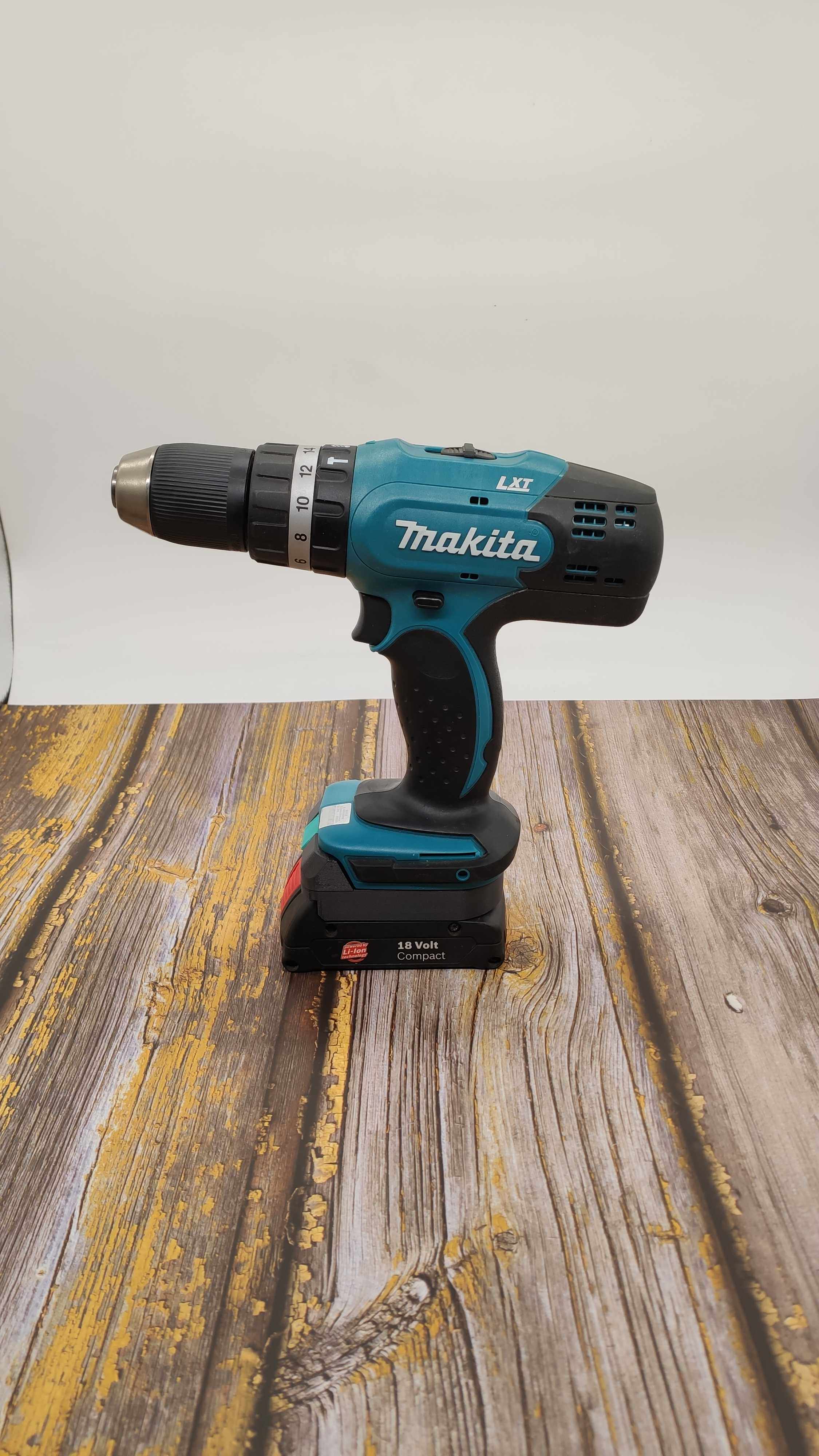 博世18v锂电池转接牧田充电钻冲击批改装底座