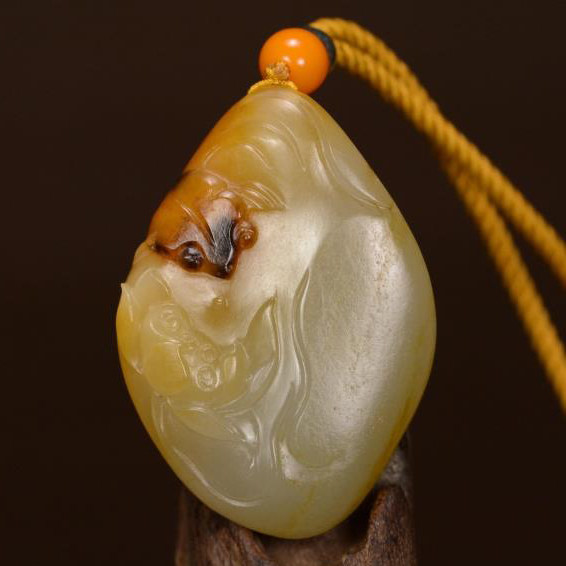 48海派玉雕大师张良 俏色巧雕 和田玉 连年有余 原颗挂件