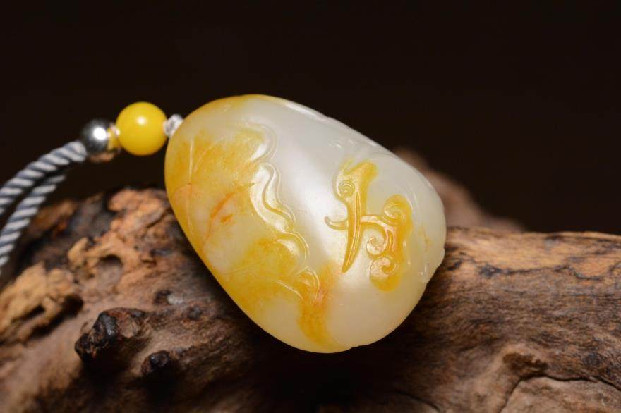 海派玉雕大师张良 玉龙喀什河 和田玉 一路如意 黄皮俏色巧雕