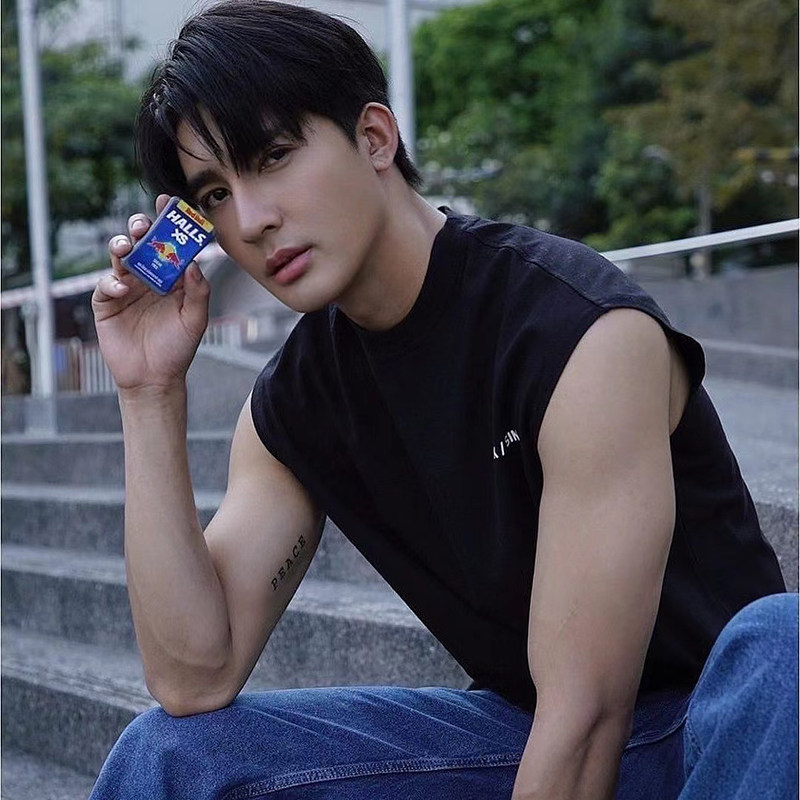 泰国直邮711代购halls荷氏无糖薄荷冰球润喉糖清凉提神便携装15g