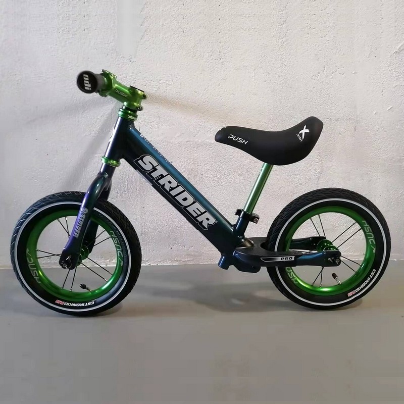 strider平衡车12寸 改装充气胎竞速儿童无脚踏自行车滑步滑行超轻