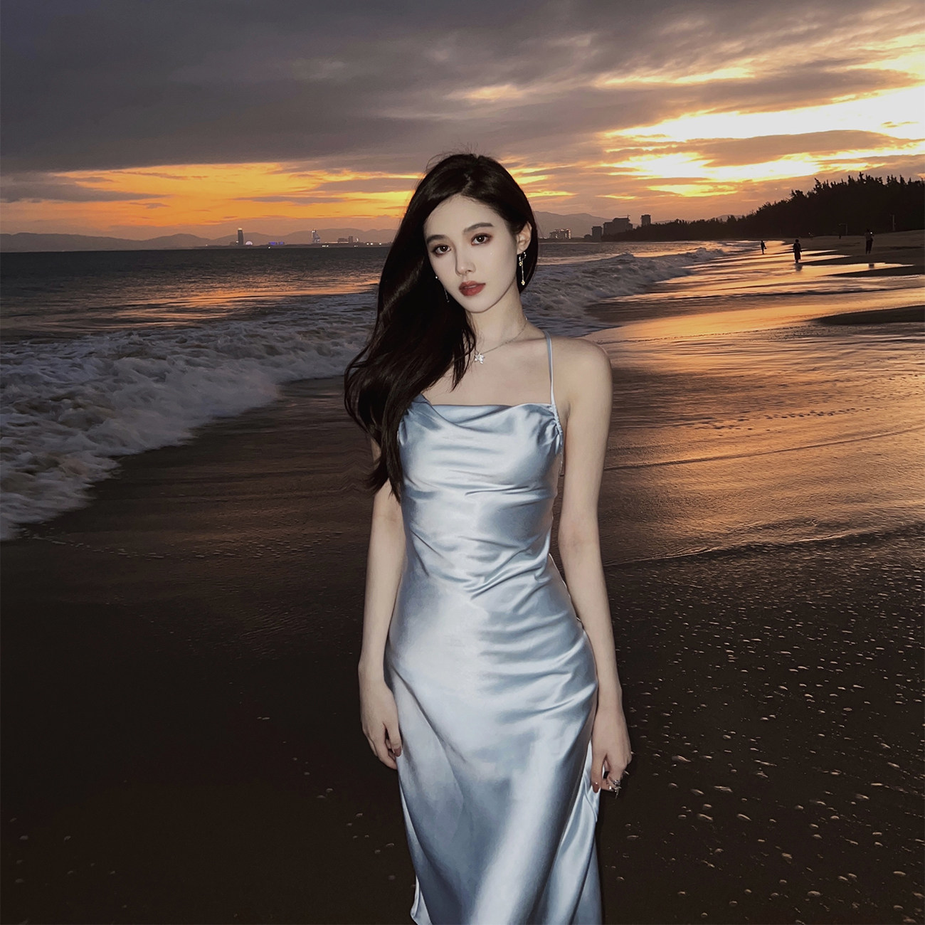 nicky 纯欲冰蓝色缎面绑带露背丝质吊带裙海岛度假2022年春秋新款