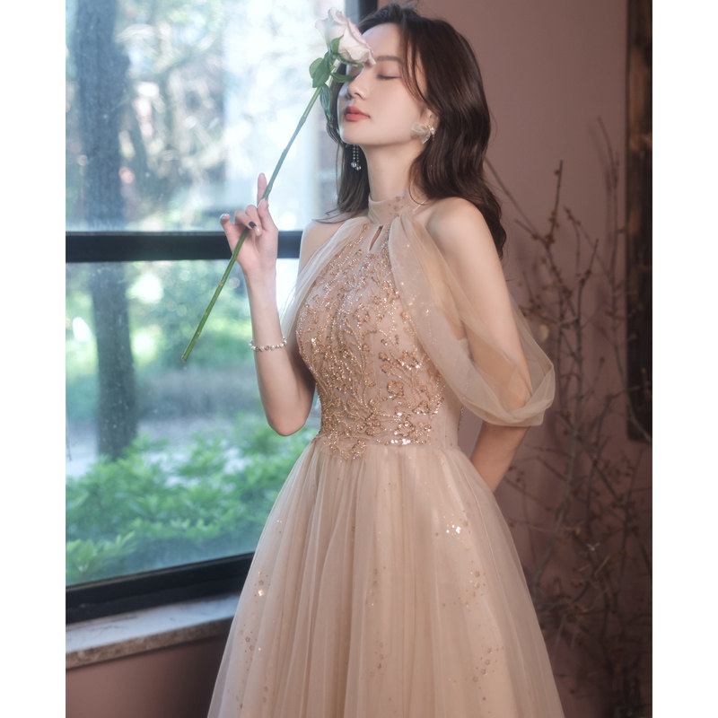 挂脖晚礼服裙女2021新款气质高端轻奢重工宴会主持人冬季仙气长款