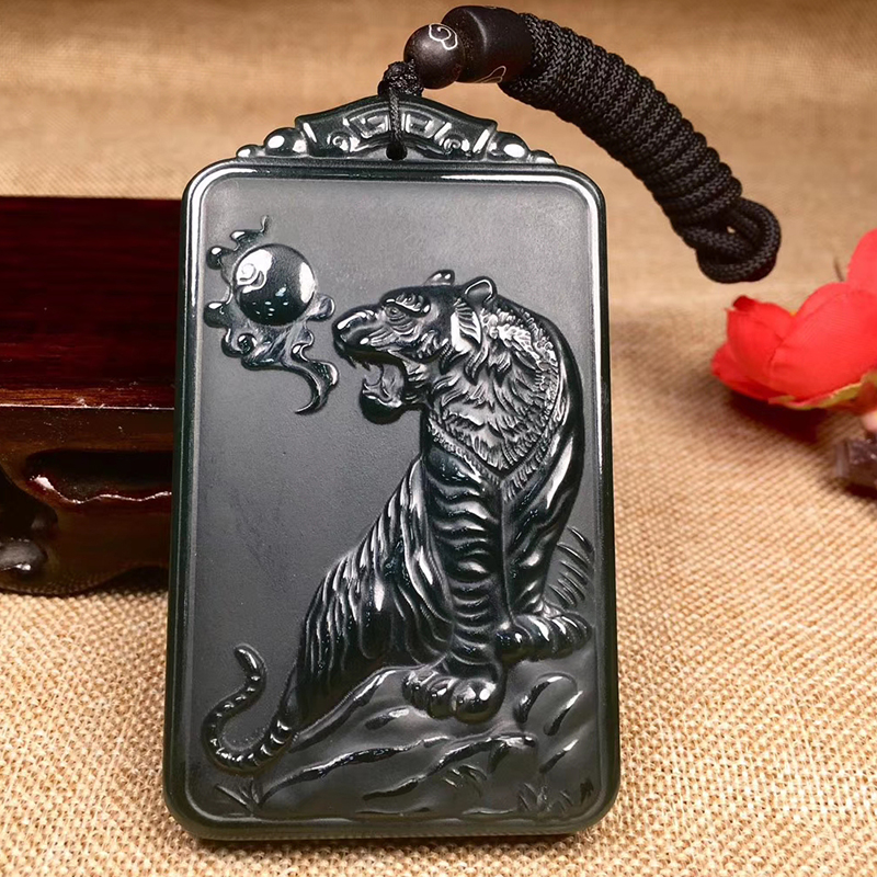 色彩亿生天然青玉老虎玉佩和田玉虎牌吊坠双面雕刻玉坠生肖挂件男