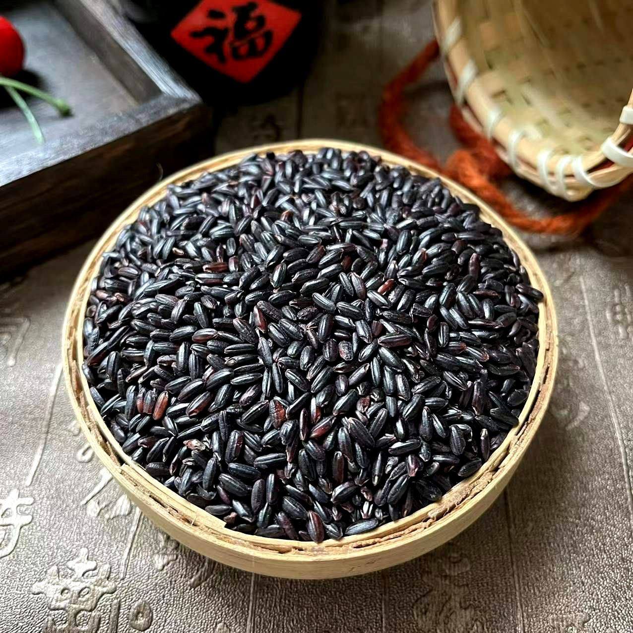 黑米酒的功效与作用(睡前喝黑糯米酒的功效)